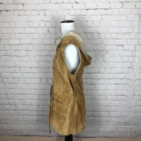 Danier Genuine Leather Suede Sleeveless Jacket - Picture 3 of 6